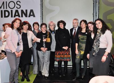 La Asamblea de Mujeres Periodistas de Sevilla galardonada con el Premio Meridiana 2013 en la modalidad Iniciativa en los medios de comunicación o publicitarios